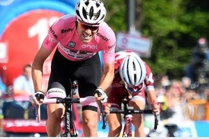 Дюмулен выиграл 14-й этап Джиро д'Италия и укрепил лидерство