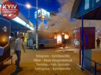 В Киеве возле станции метрополитен «Харьковская» сгорела маршрутка(фото, видео)