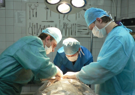 Крымский доктор откромсал десницу ребятенку с переломом