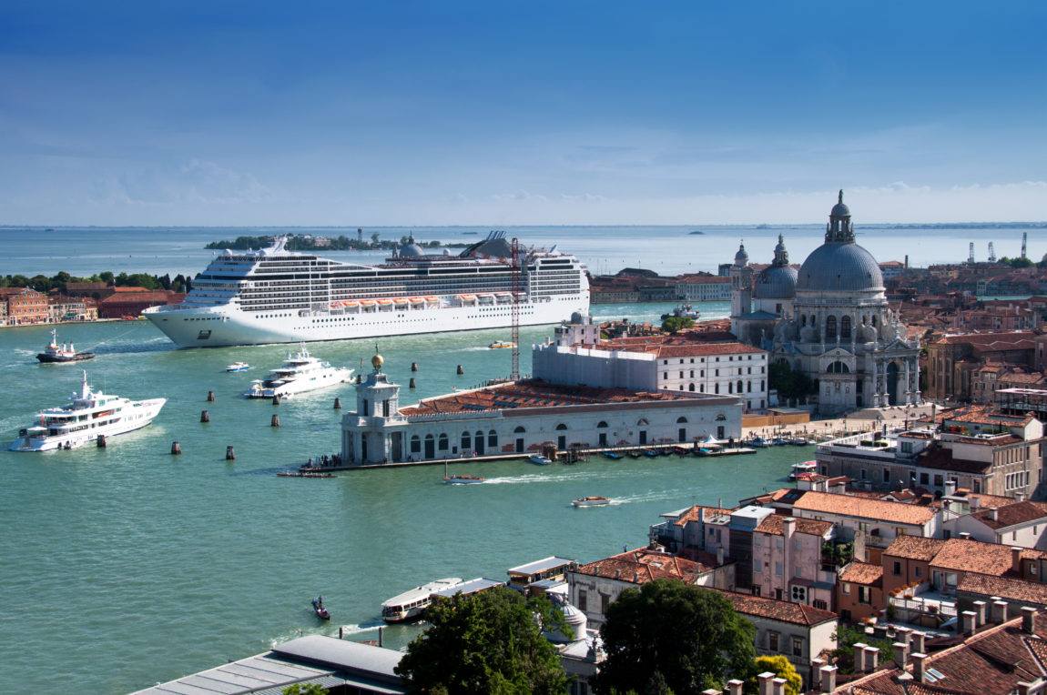 Обитатели Венеции проголосовали за воспрещение стоянок лайнеров