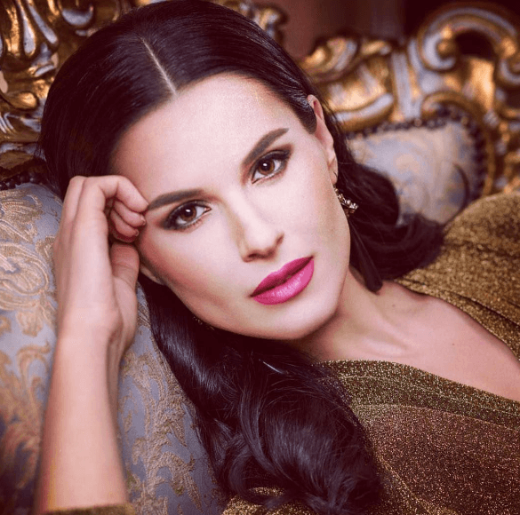 Маша Ефросинина снялась в рекламе косметического бренда