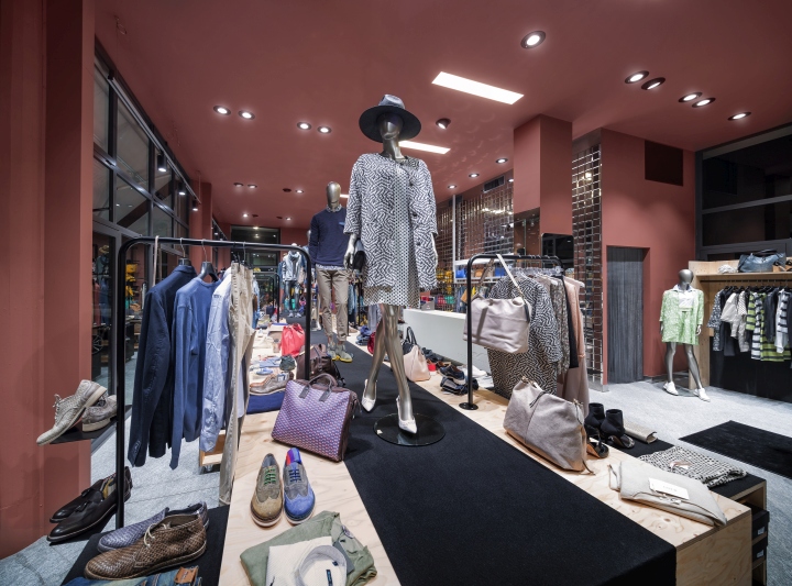 Смелые проекты магазинов одежды: жизнерадостный интерьер бутика permettersi i marchi