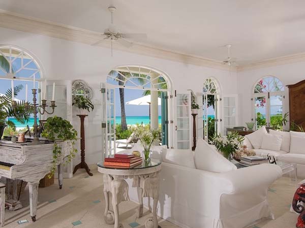 Дизайнерские дома: компактное изящество coral house на пляже, барбадос