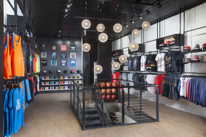 Стильное оформление магазина спортивной одежды adidas pop-up shop, новый орлеан , сша