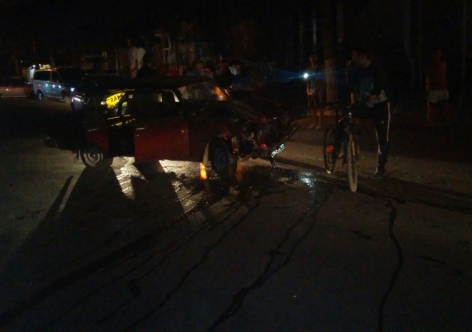 В Симферополе лихач на угнанной машине, удирая от полиции, снес забор [фото]