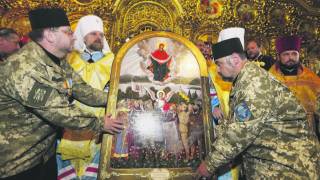 В Михайловском соборе освятили икону с майдановцами, бойцами УПА и гетманом Мазепой