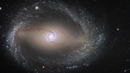Галактика NGC 1512