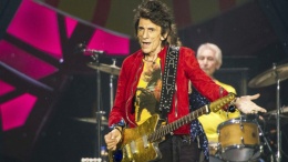 Несмотря на вскрытый рак, гитарист The Rolling Stones Ронни Вуд собирается в турне по Европе