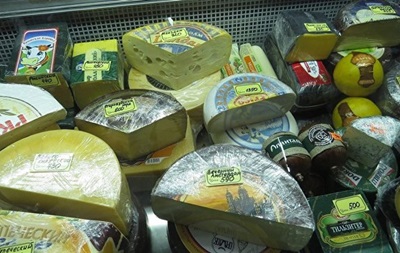 В Ялте сожгли полтонны сыров из ЕС и колбасы из Украины