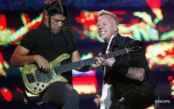 Metallica спела песню Рианны в эфире шоу