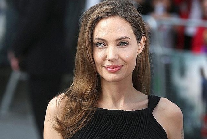 Актриса Анджелина Джоли стала рекламным мурлом новоиспеченного аромата