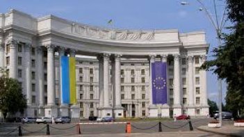 МИД рекомендует гражданам Украины блюсти меры безопасности в Испании