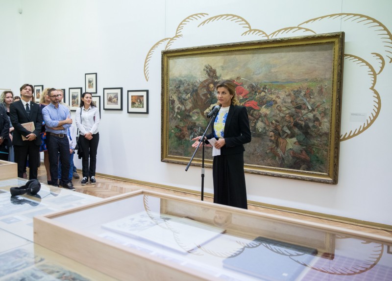 У рамках святкування Дня Незалежності України Марина Порошенко відкрила виставку «Проект Енеїда. Візуальна історія легендарної поеми»