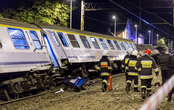 Украинцев среди пострадавших при столкновении поездов в Польше нет