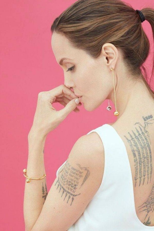 После развода Анджелина Джоли впервинку снялась для модного глянца