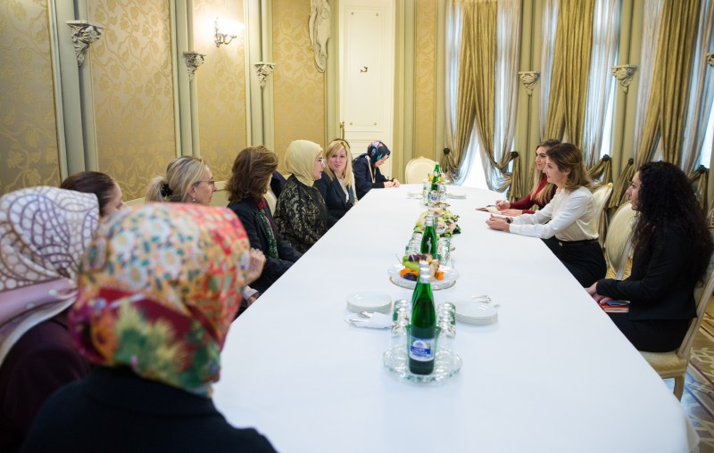 Марина Порошенко та Еміне Ердоган обговорили ситуацію на Сході України та в Криму
