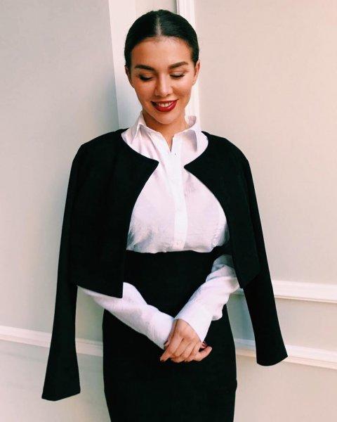 Анна Седокова завоевала Instagram скромным образом