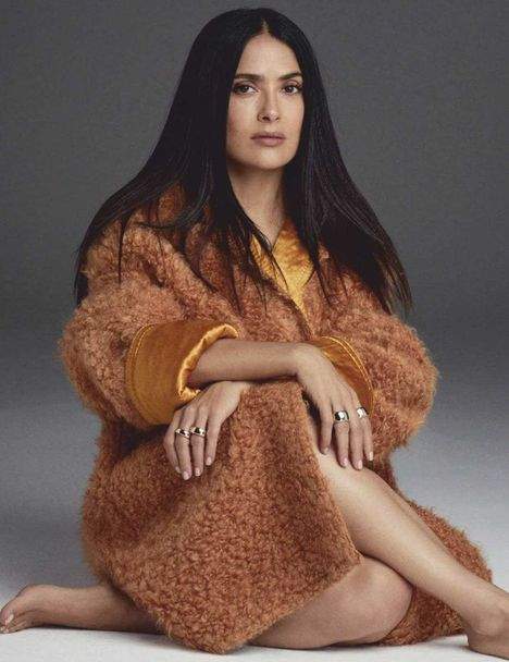 Сальма Хайек украсила обложку мексиканского Vogue