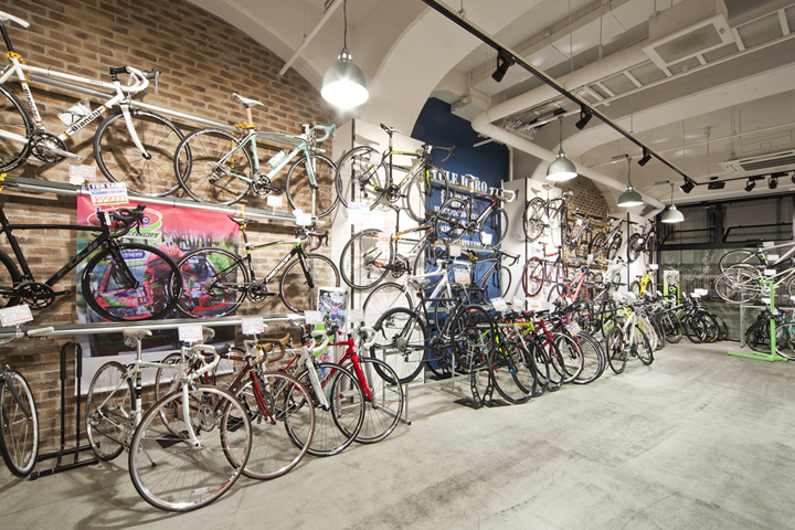 Желающим познать мир – потрясающий дизайн-проект магазина велосипедов cycle hero