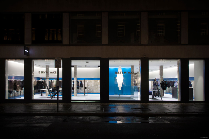 Малобюджетный дизайн-проект торгового зала магазина одежды miyake в стиле минимализм
