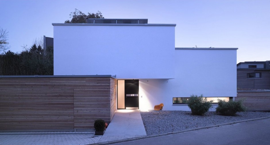 Сложный архитектурный проект от liebel architekten bda: прозрачная резиденция house zochental, аален, германия