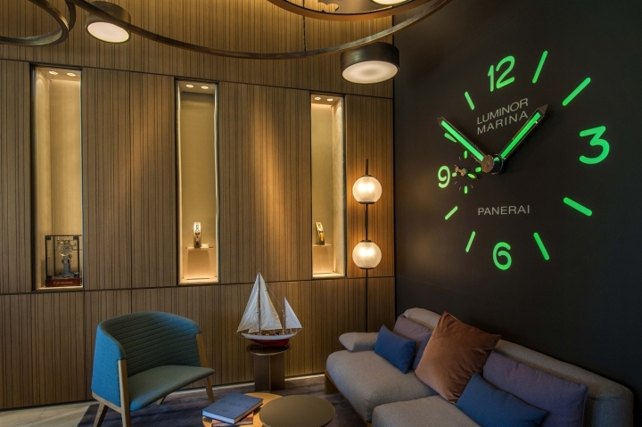 Эксклюзивный интерьер бутика коллекционных часов panerai