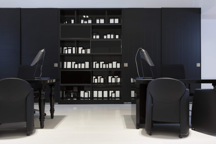 Несколько интересных приемов в оформлении мебельного магазина florense furniture