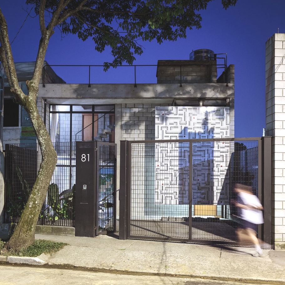 Необычный дом maracana house в сан-паулу — зелень городских джунглей от terra e tuma arquitetos associados