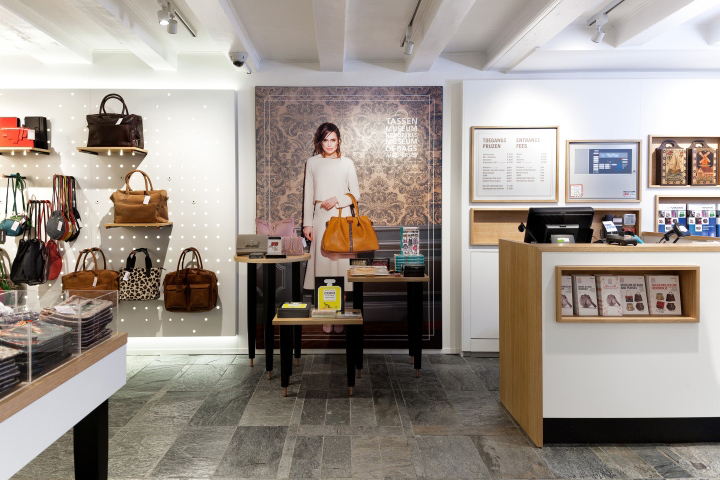Магазин бренда museum of bags and purses