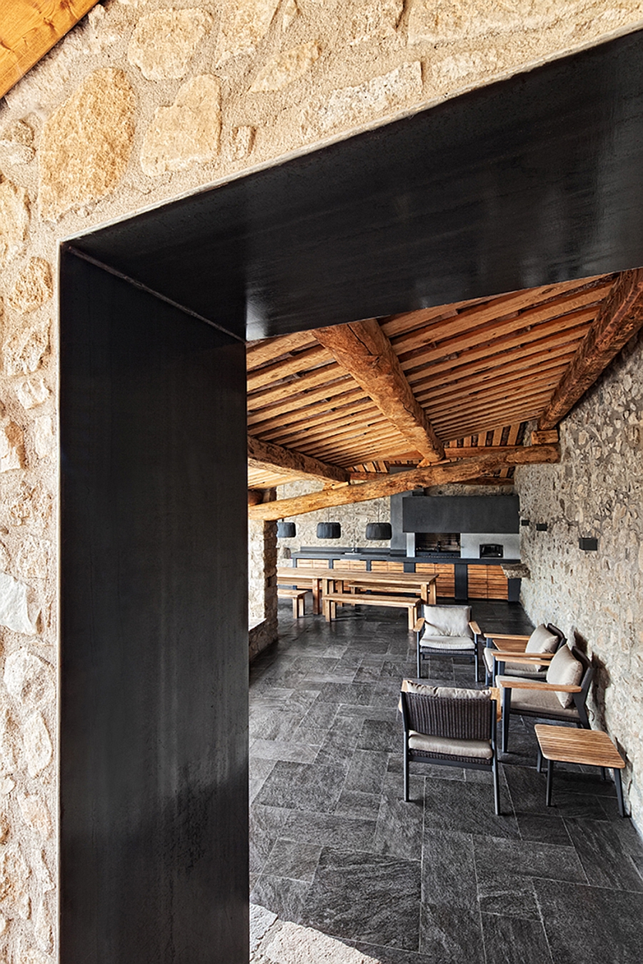 Проекты домов в испанском стиле: реставрация пиренейской усадьбы