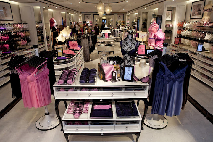 Элегантный интерьер магазина женского белья boux avenue lingerie