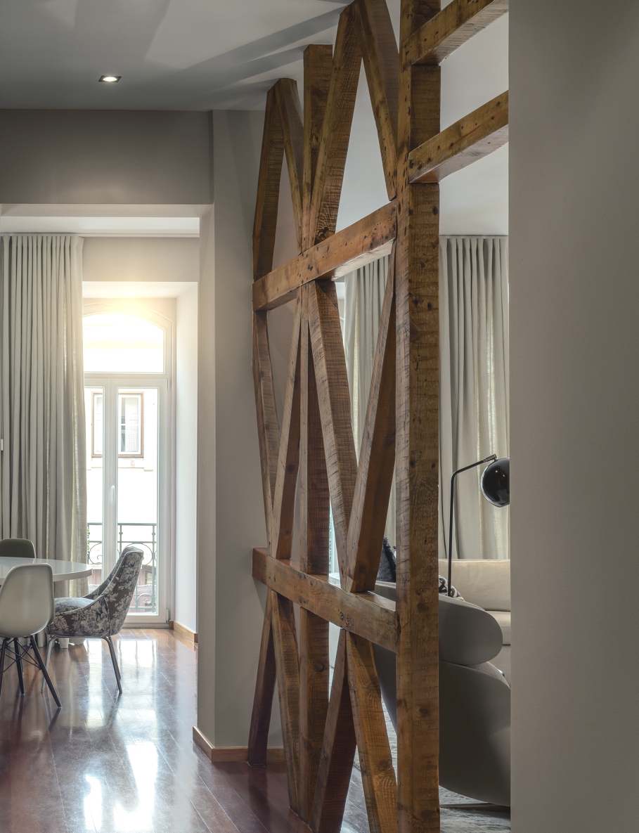 Невероятно женственный и утончённый интерьер лиссабонских апартаментов с эстетикой архитектурного стиля помбалино